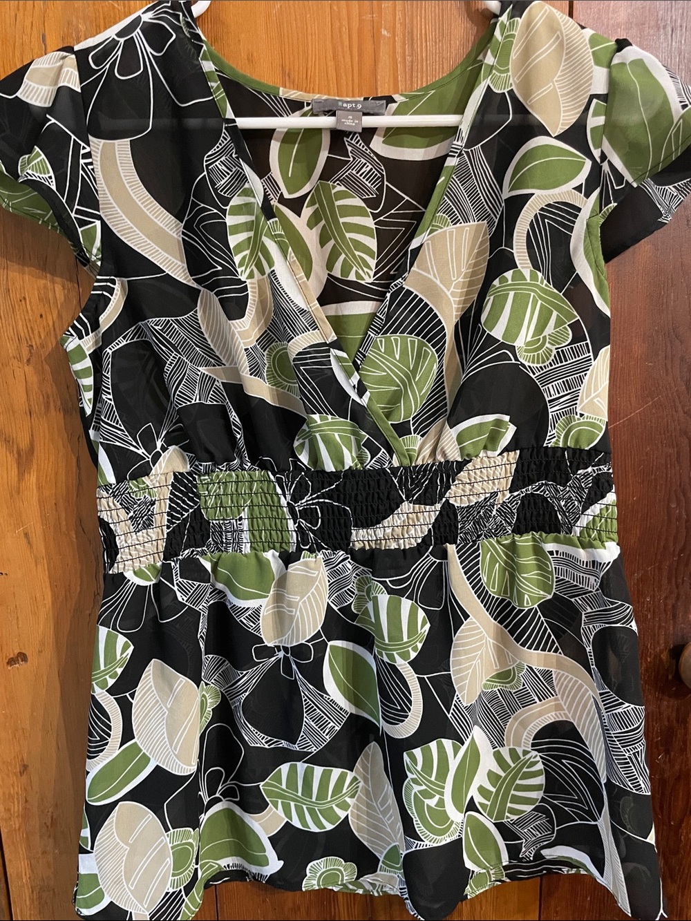 Apt. 9 Black Green and Cream Leaf Print V-Neck Smocked Waist Tunic